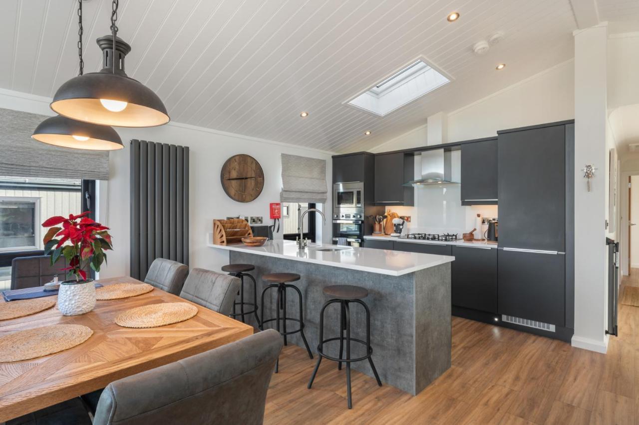 Hiraeth - Luxury Lodge With Hot Tub, Close To Beach Penally Exteriér fotografie