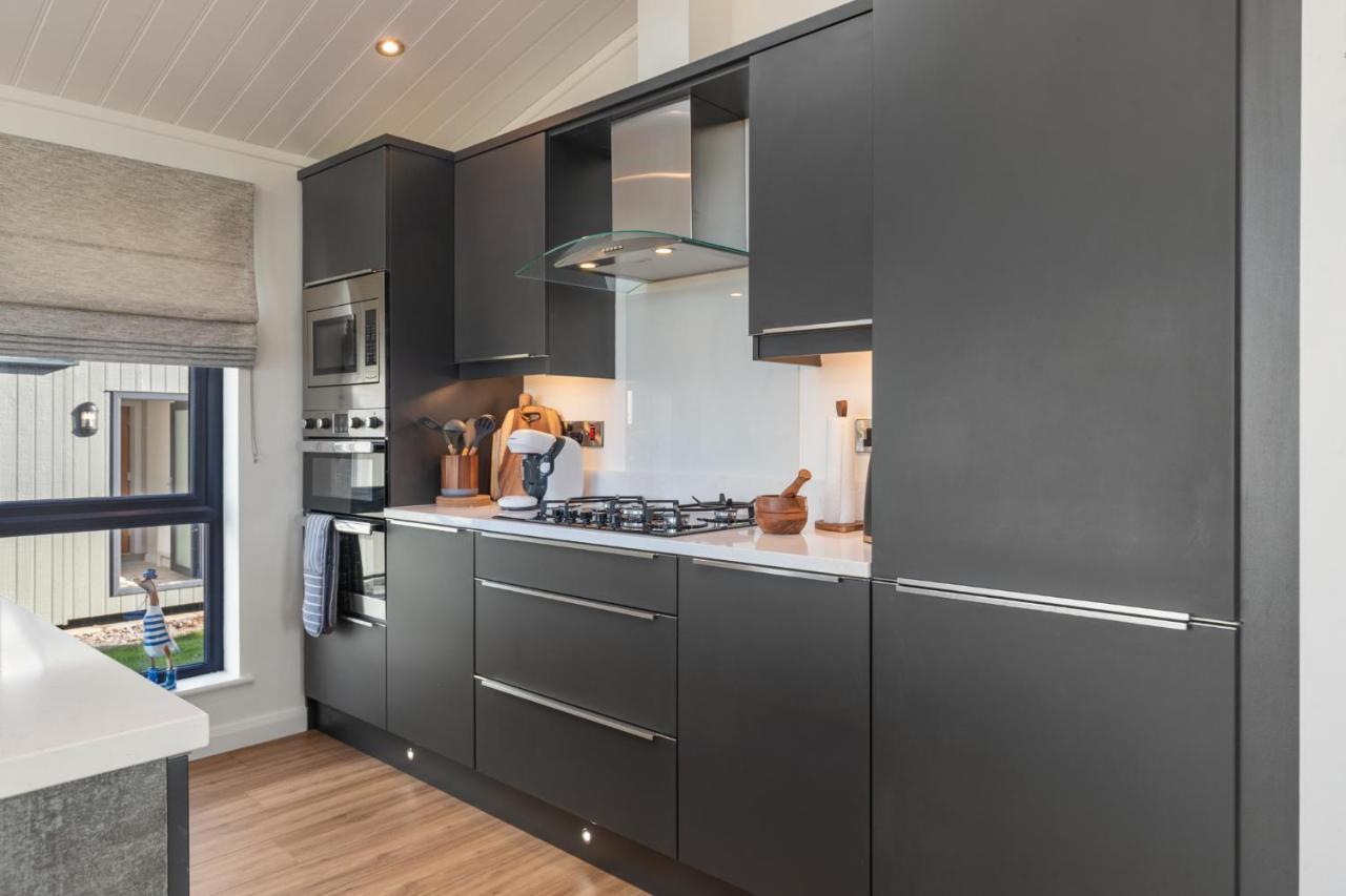 Hiraeth - Luxury Lodge With Hot Tub, Close To Beach Penally Exteriér fotografie