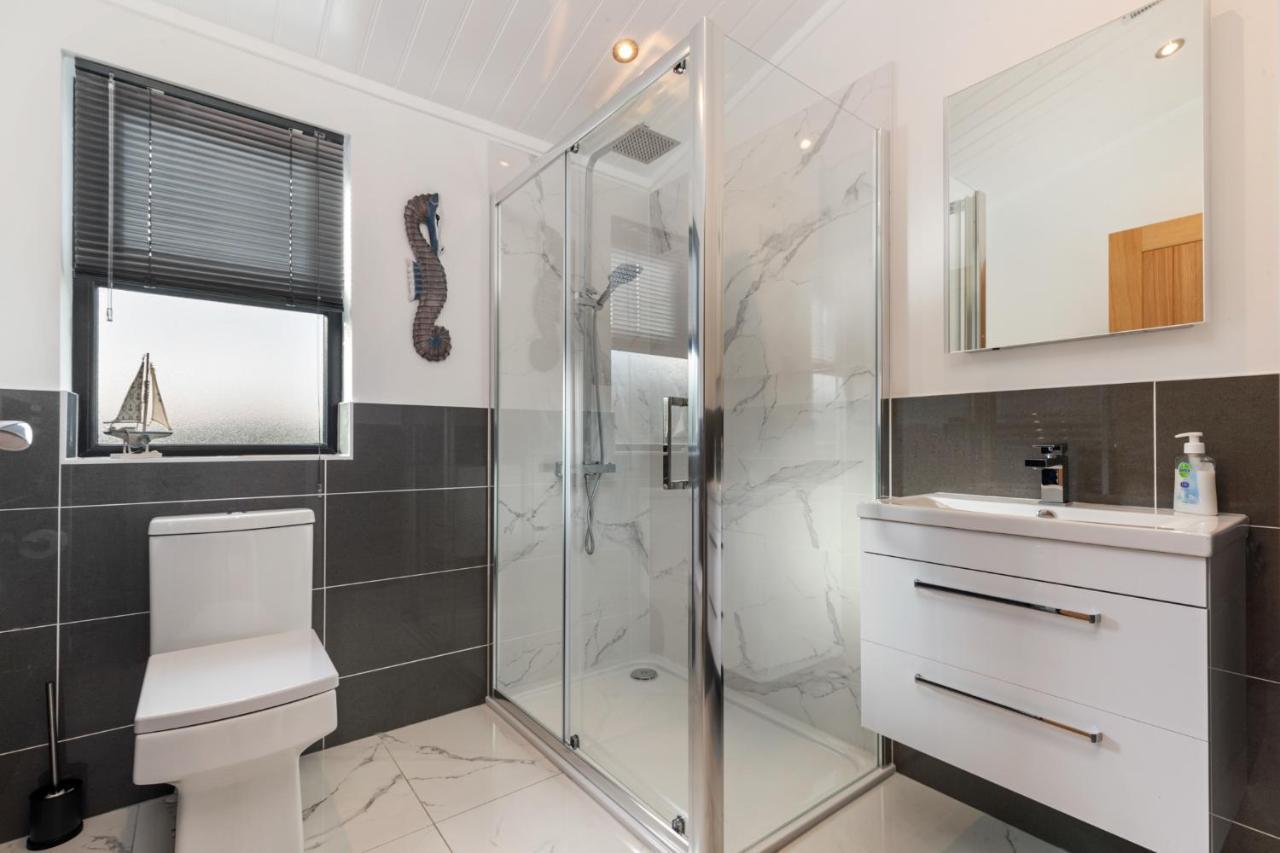 Hiraeth - Luxury Lodge With Hot Tub, Close To Beach Penally Exteriér fotografie