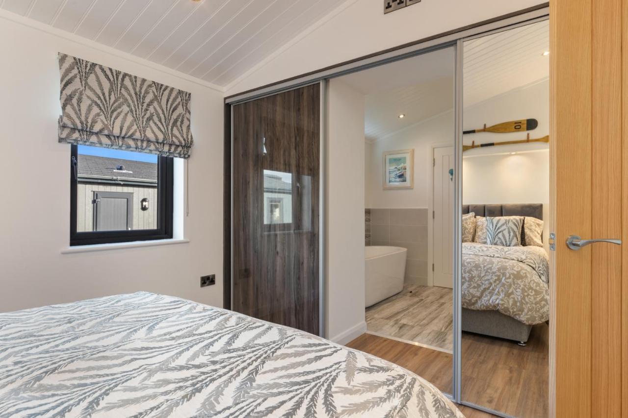 Hiraeth - Luxury Lodge With Hot Tub, Close To Beach Penally Exteriér fotografie